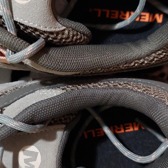 Sold out..Merrell ladies Alverstone hiking sneakers - Picture 8 of 10